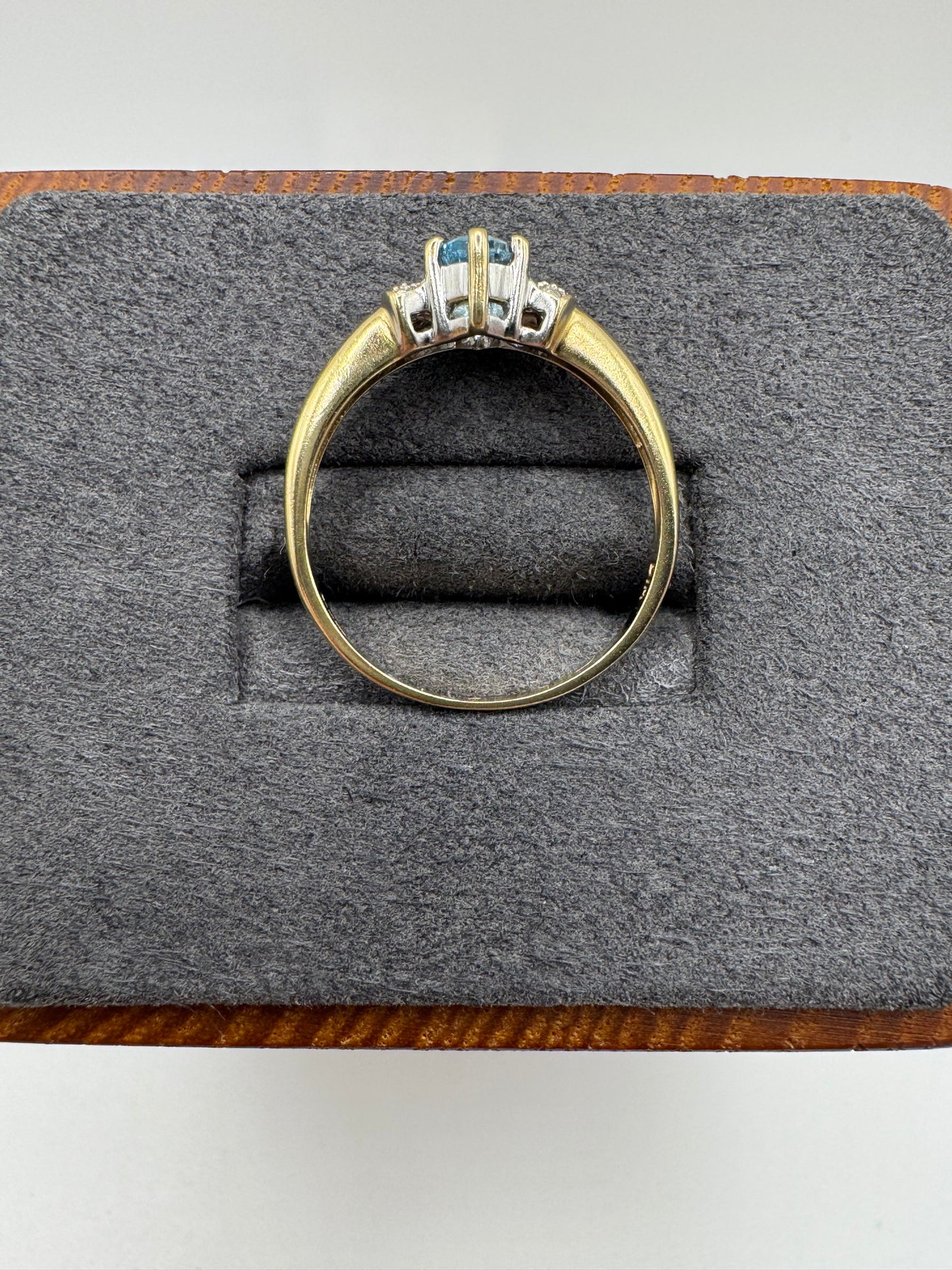 9ct gold topaz and diamond ring