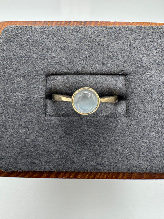 9ct gold moonstone ring