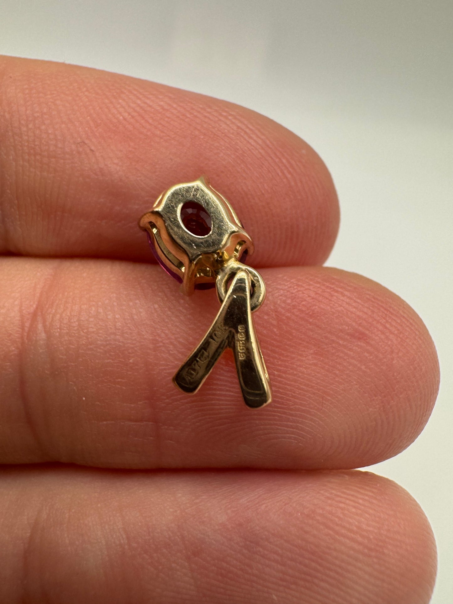 9ct gold tourmaline pendant