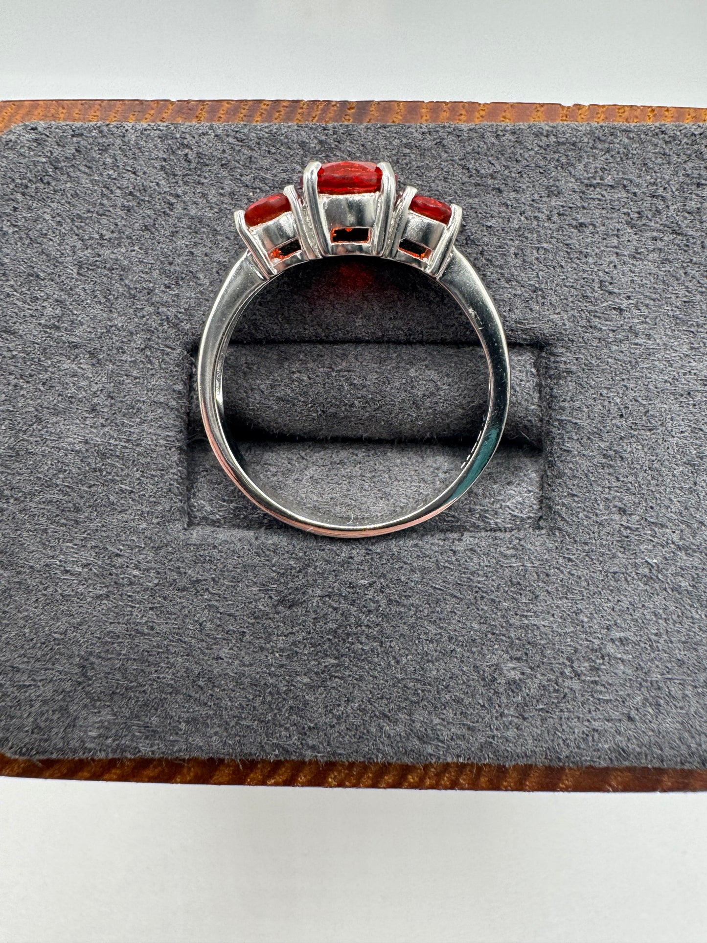 9ct white gold quartz ring