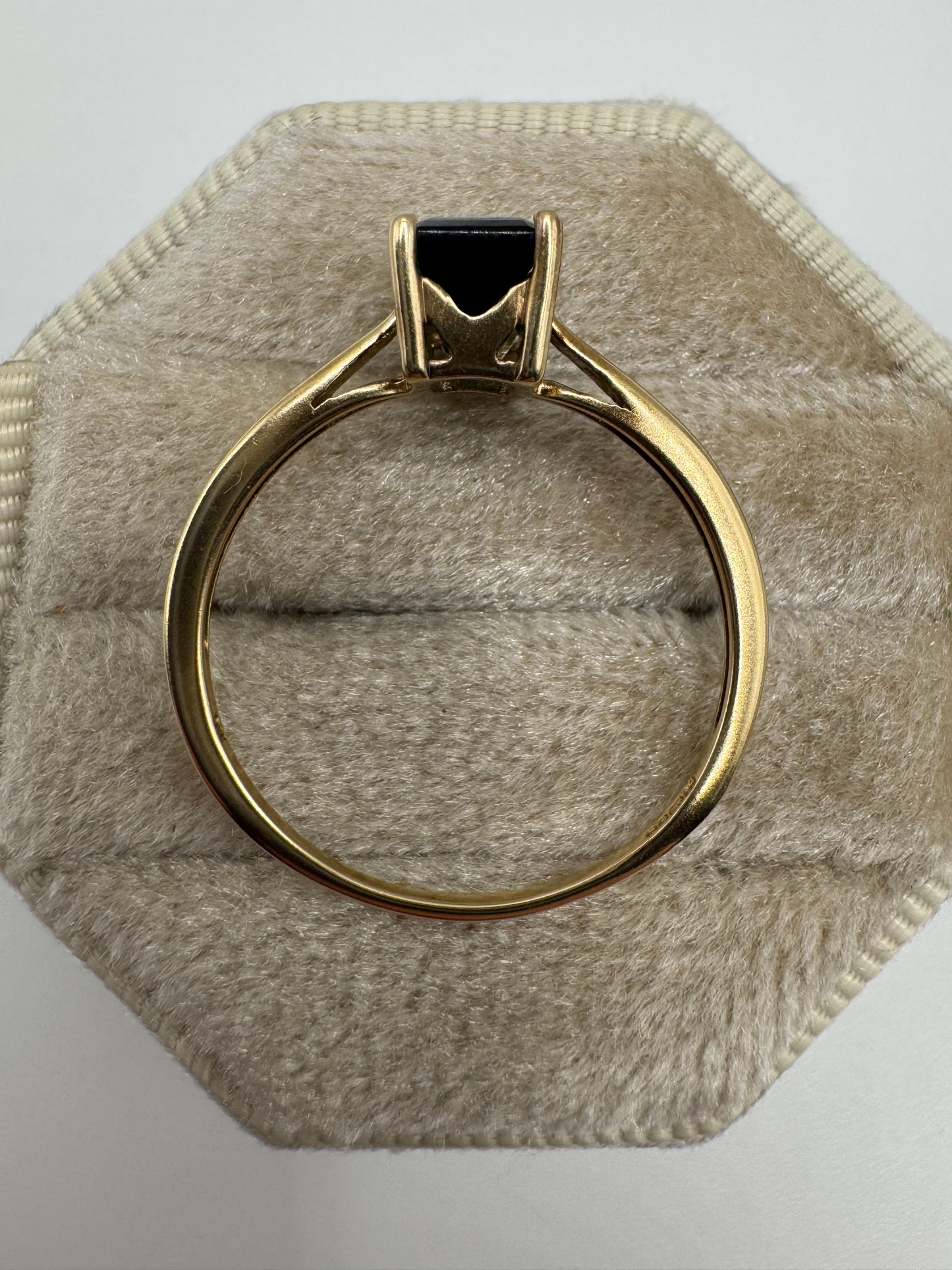 9ct gold green tourmaline ring