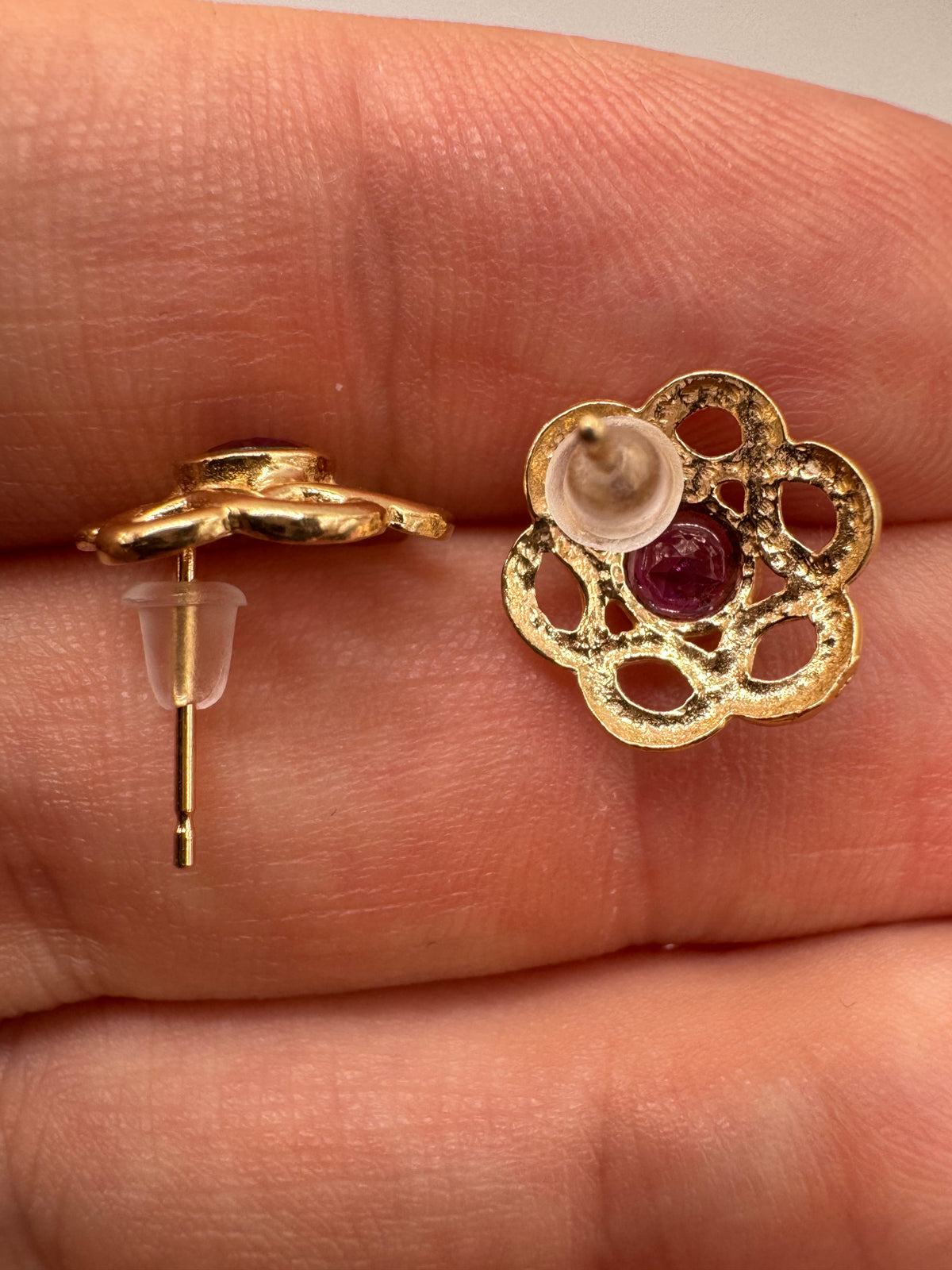 9ct gold garnet earrings