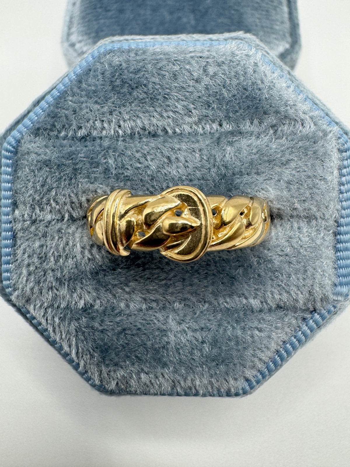 9ct gold engraved buckle ring