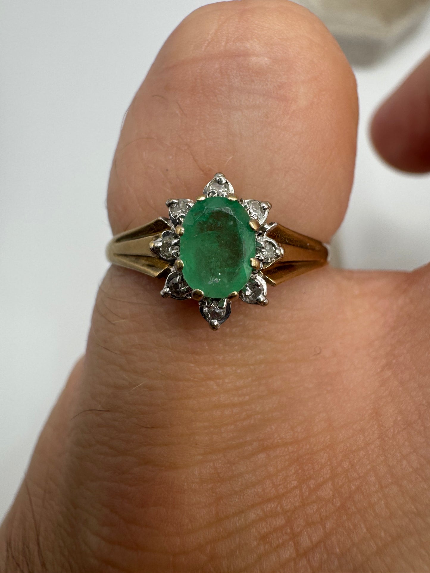 9ct gold emerald and diamond cluster ring