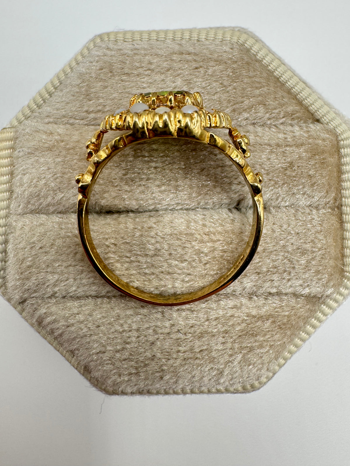 9ct gold peridot and pearl cluster ring