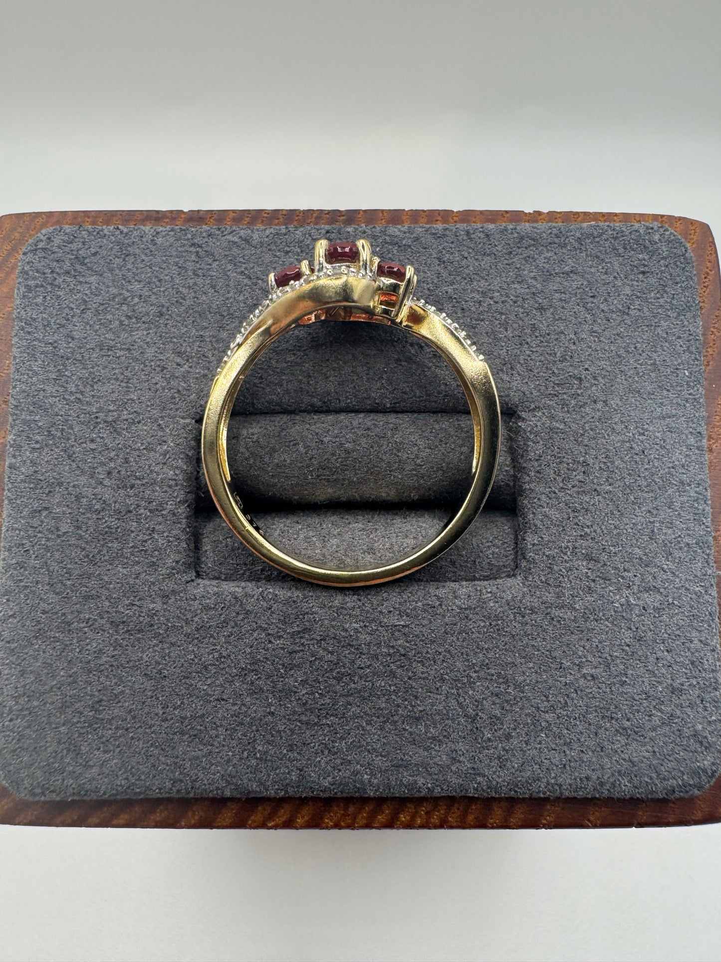9ct gold spinel and diamond ring