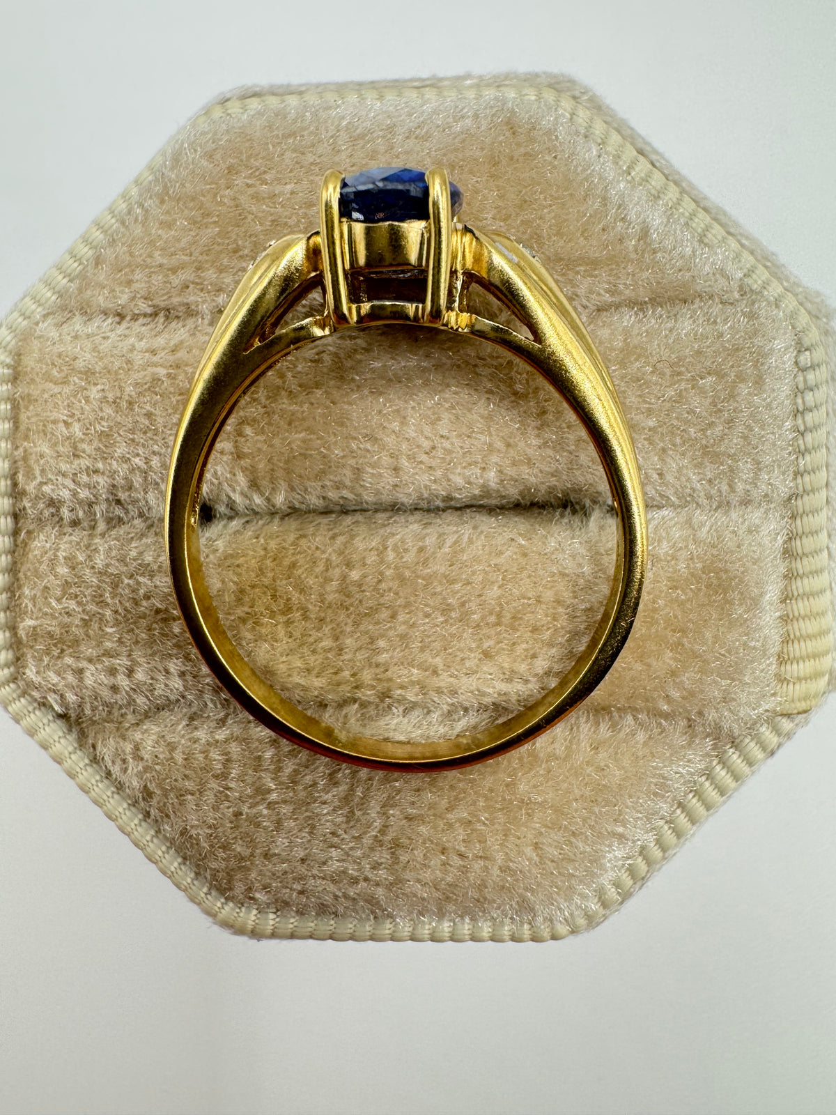 9ct gold kyanite and diamond ring