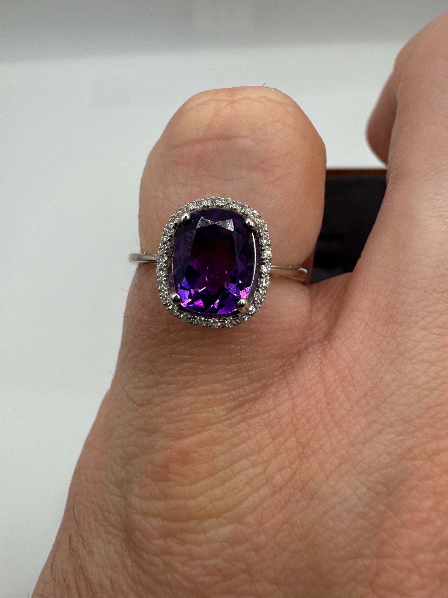9ct white gold amethyst and diamond ring