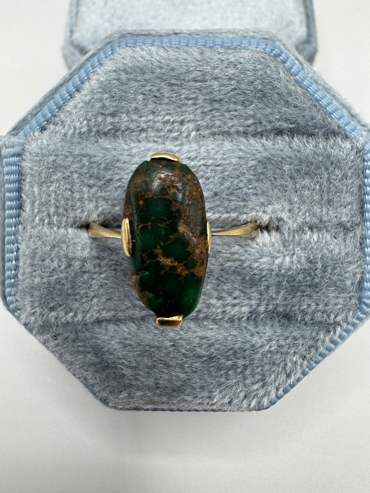 Antique 9ct gold agate ring