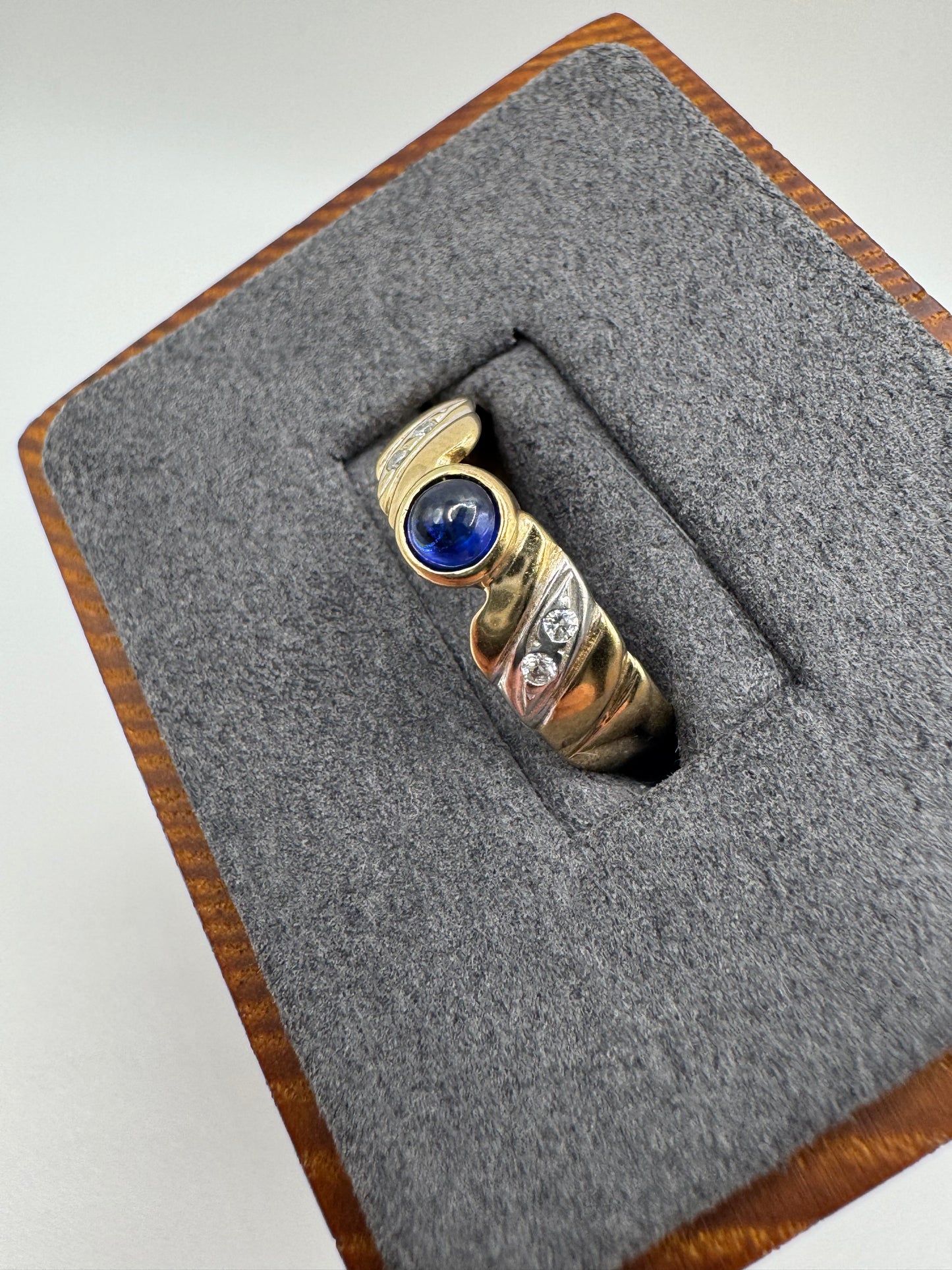 9ct gold cabochon kyanite and diamond ring