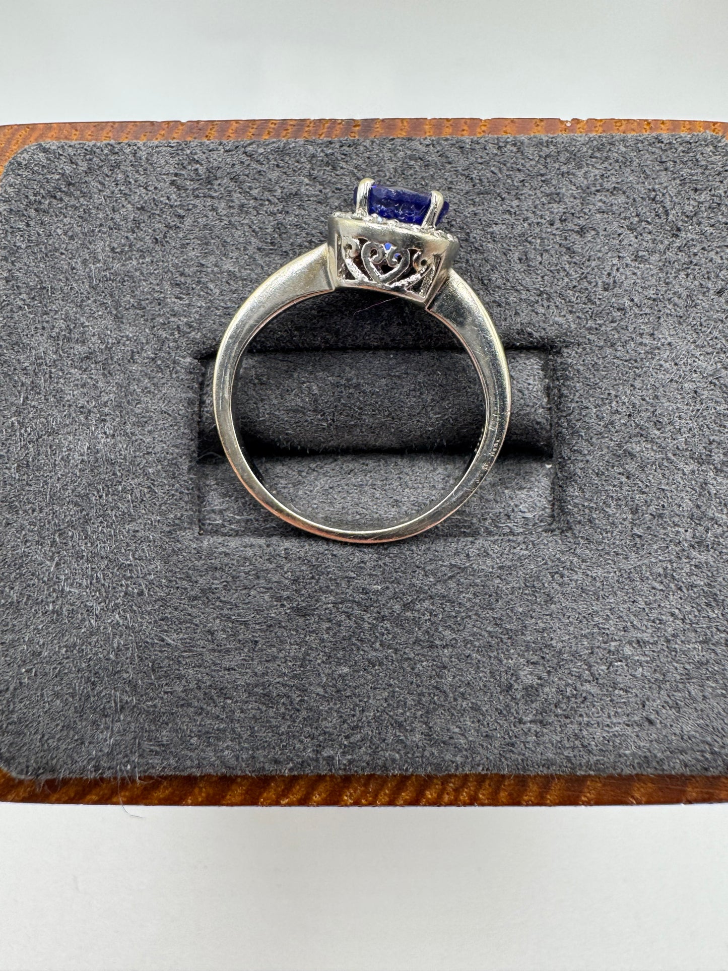 9ct white gold tanzanite and diamond ring