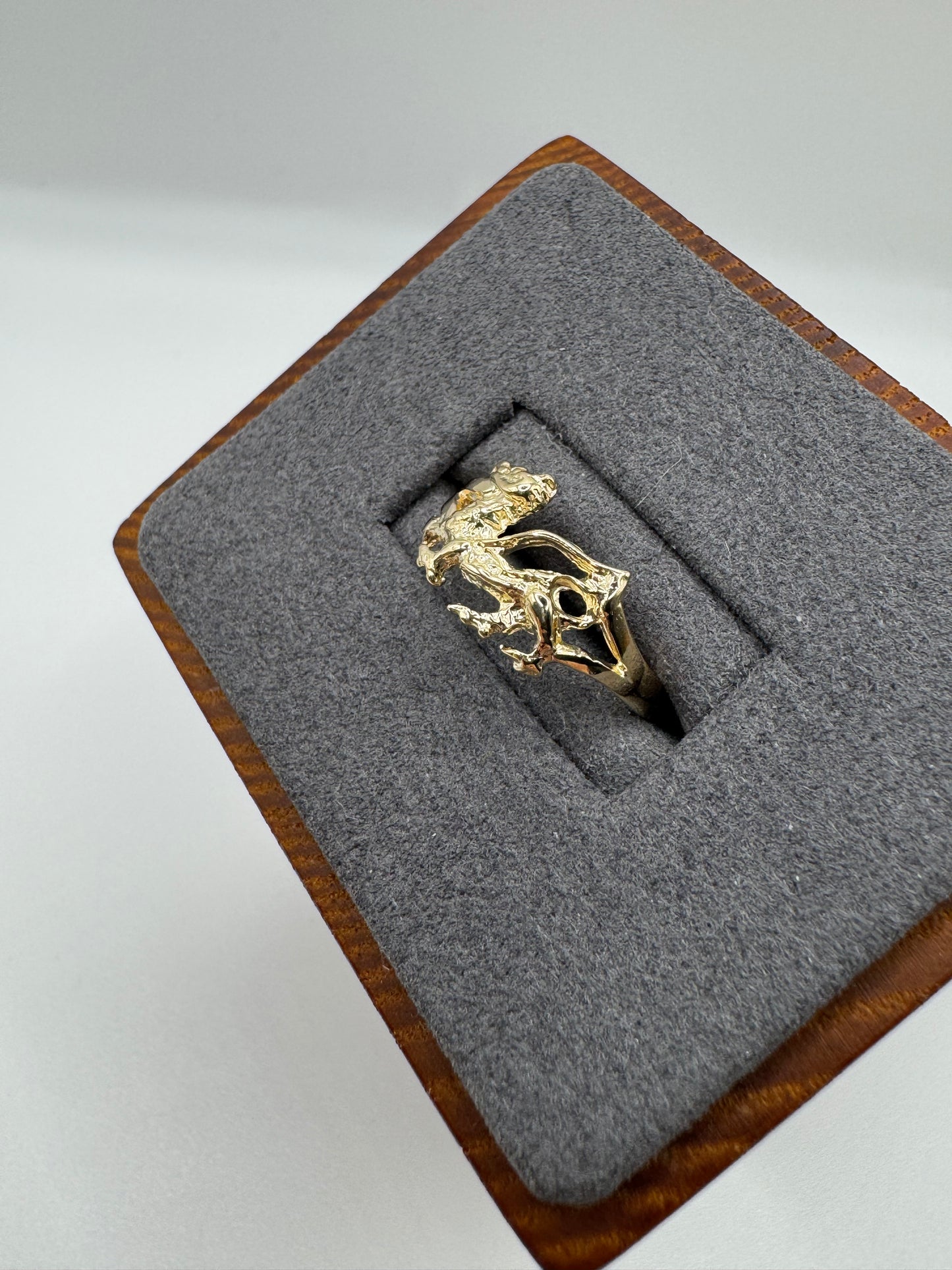 9ct gold dragon ring