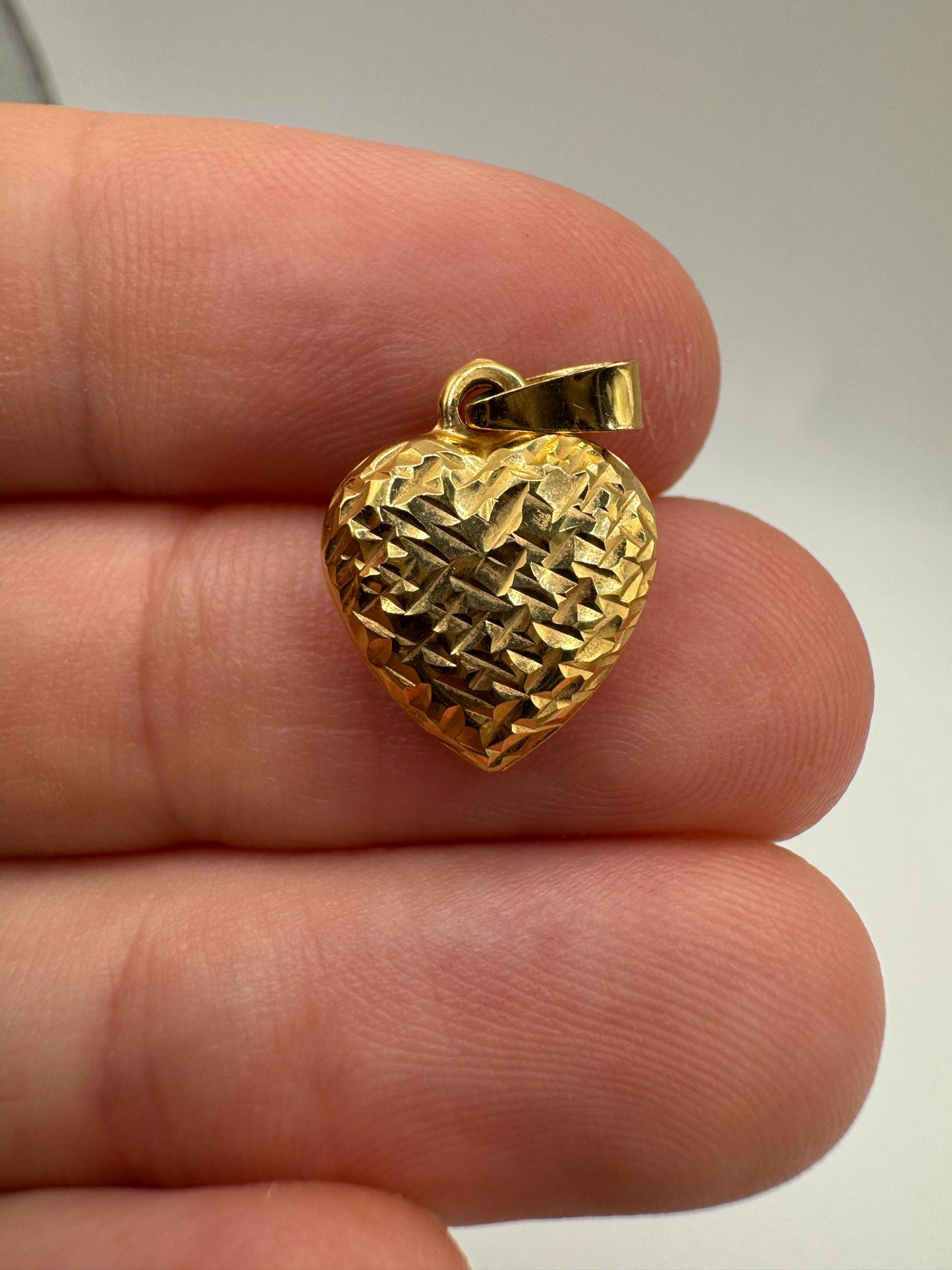 9ct gold heart charm