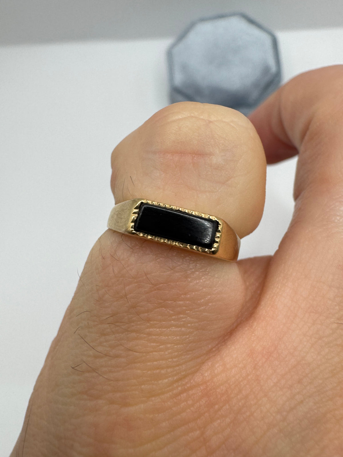 9ct gold onyx ring
