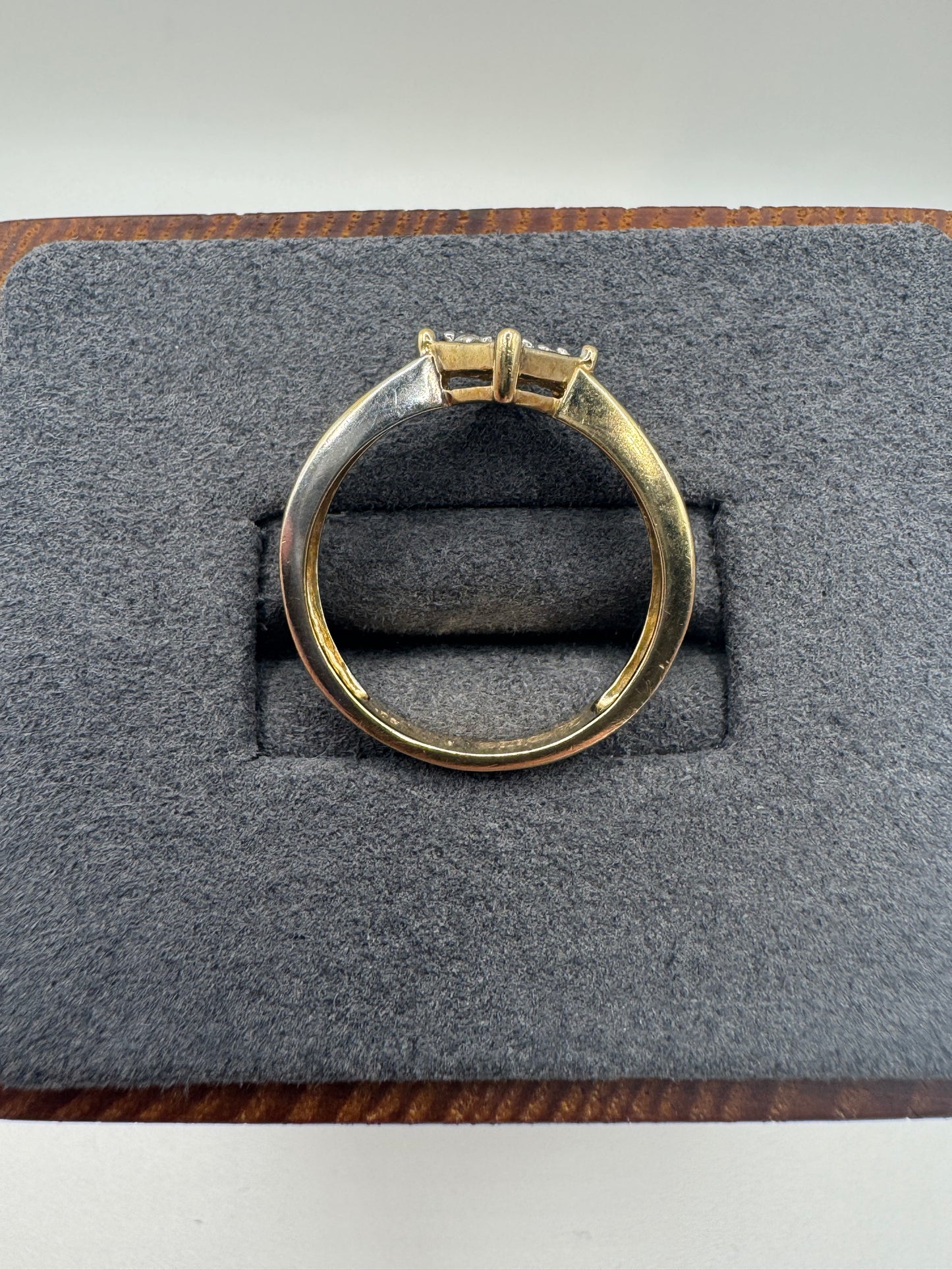 9ct gold diamond ring