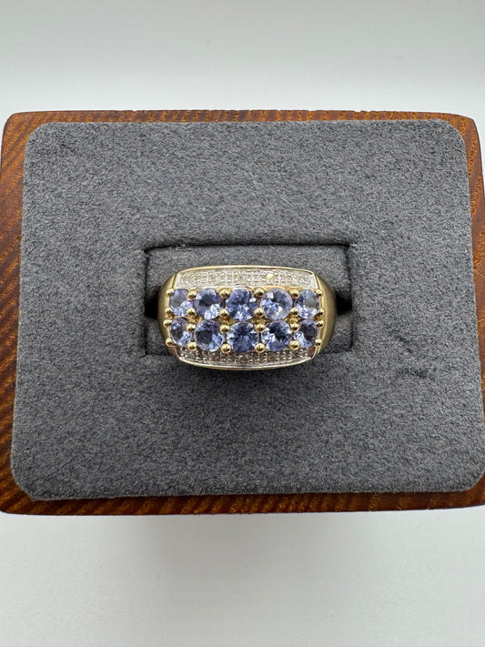 9ct gold tanzanite and diamond ring