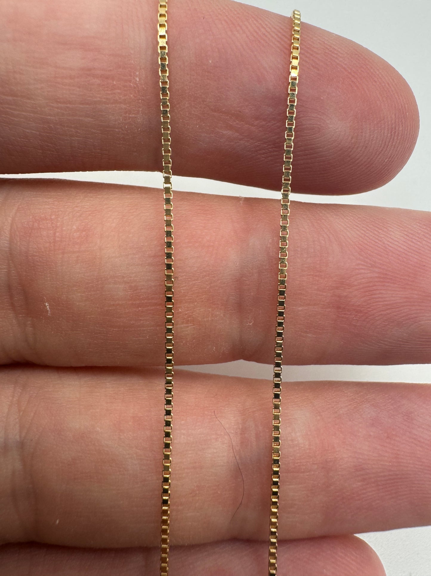 9ct gold box chain 33