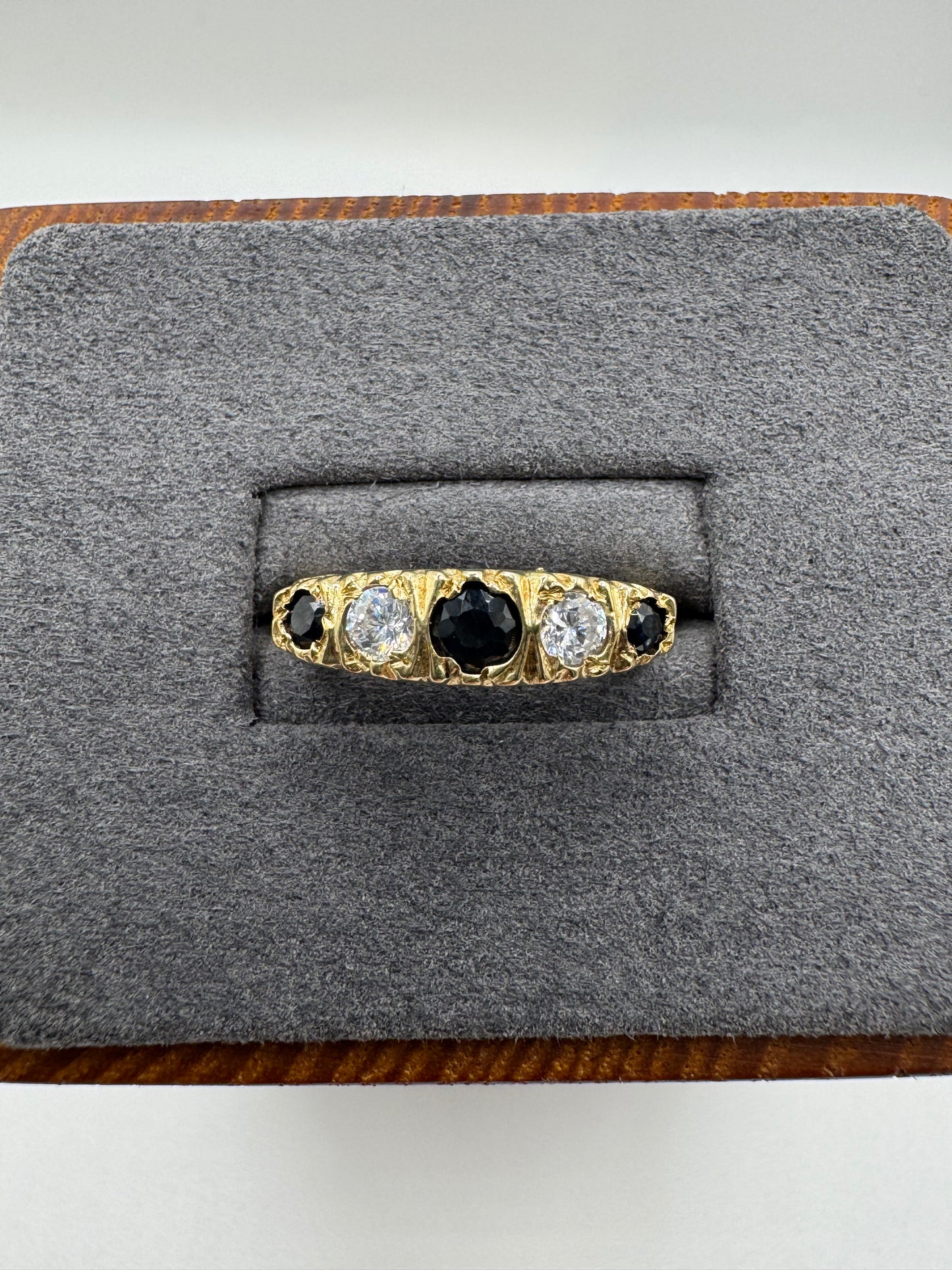 9ct gold sapphire and cz ring