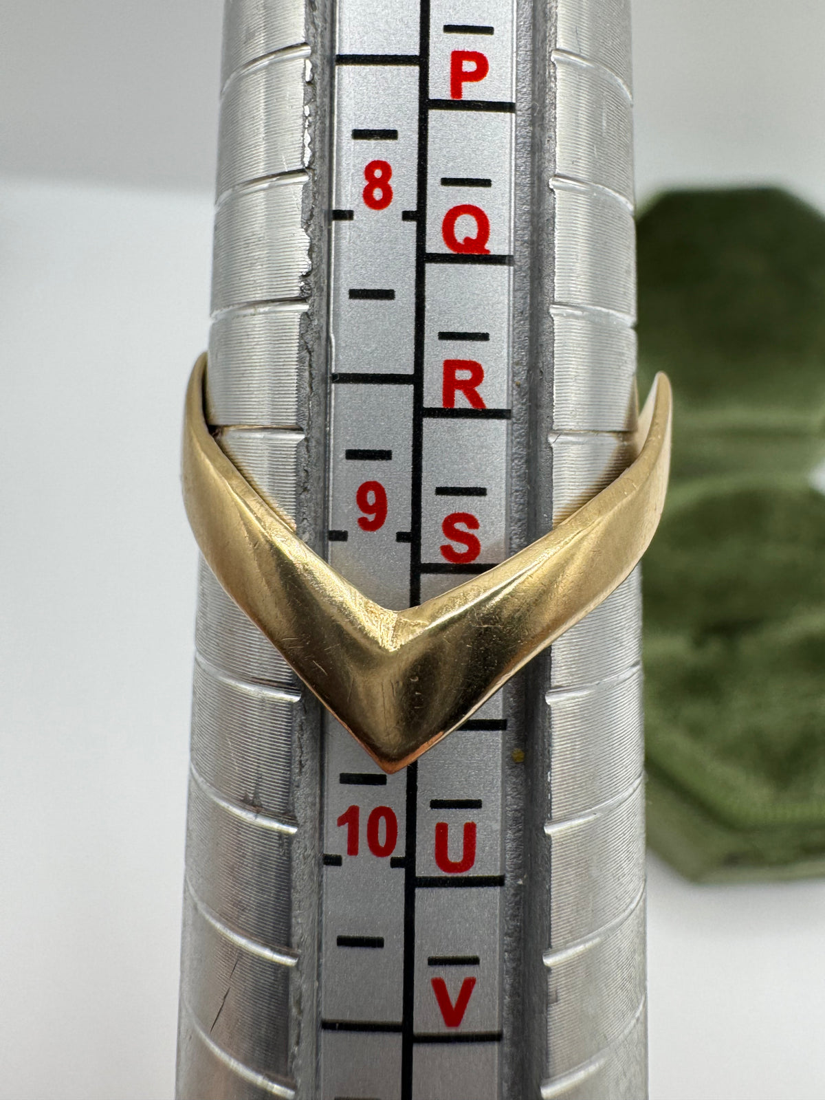 Vintage 9ct gold double chevron ring