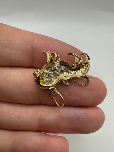 9ct gold Lion pendant