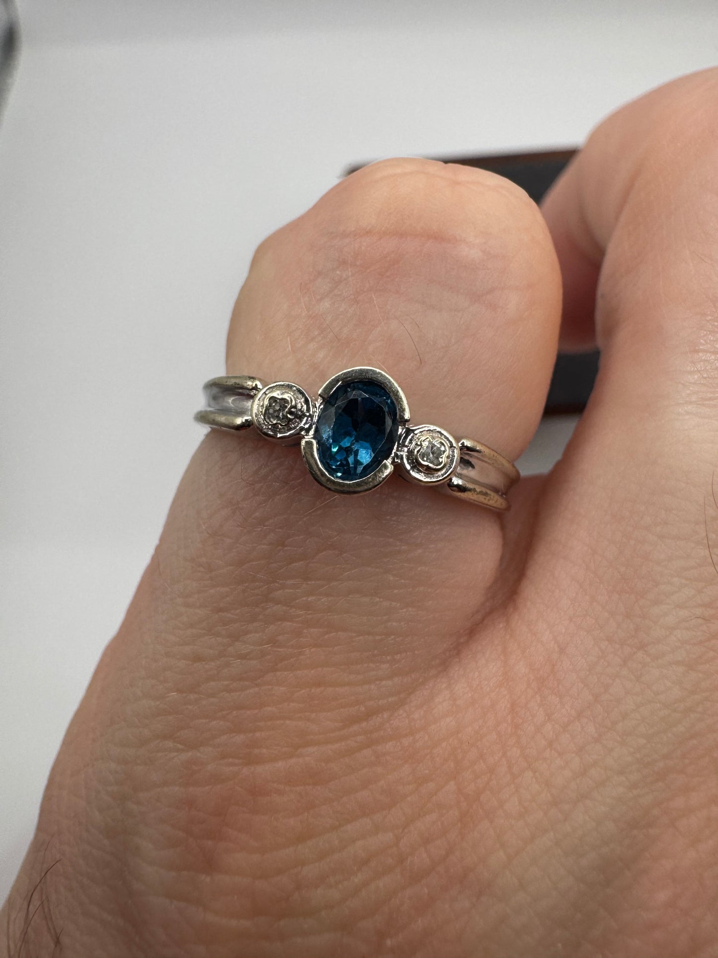9ct gold topaz and diamond ring