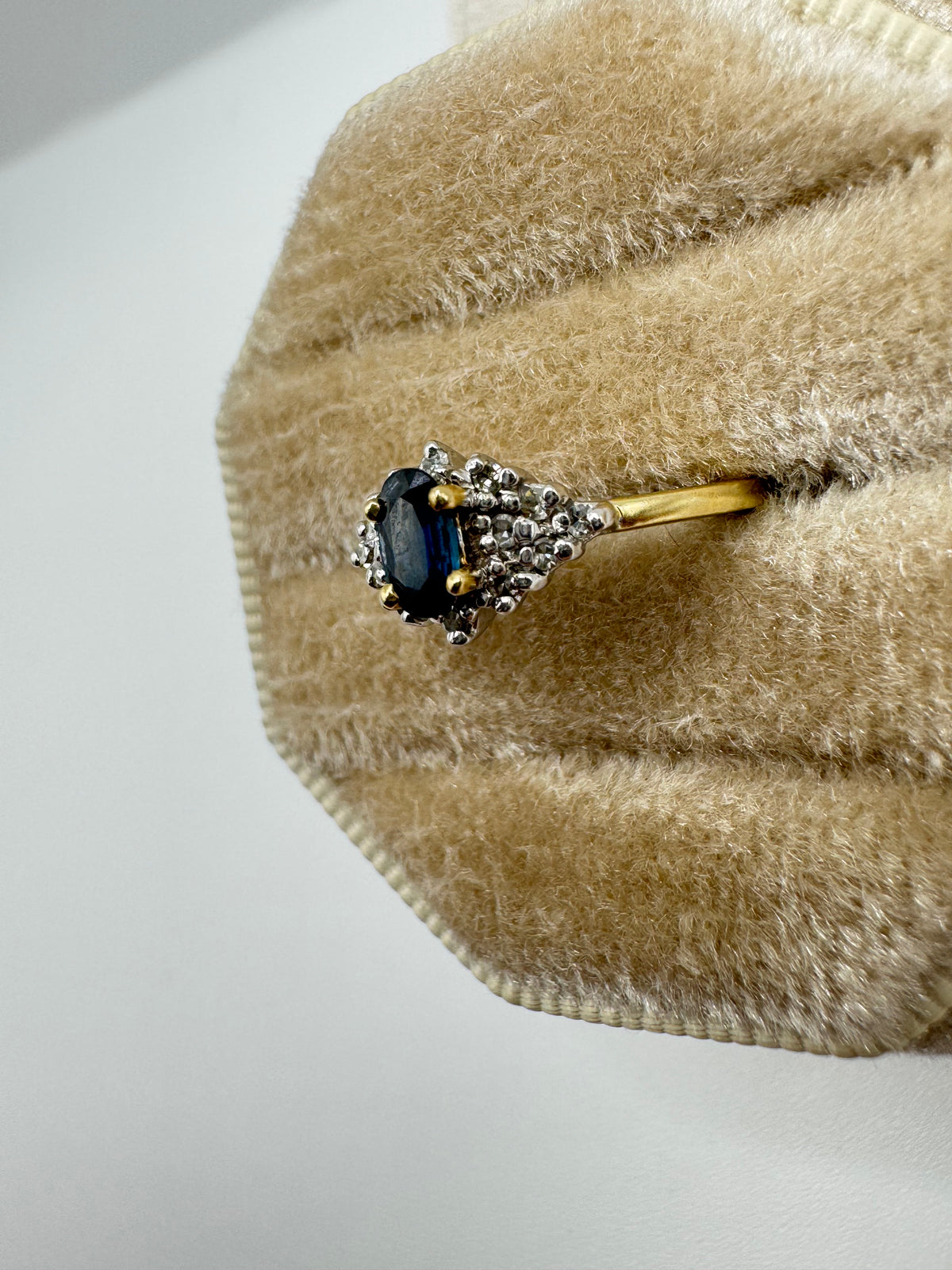 9ct gold sapphire and diamond ring