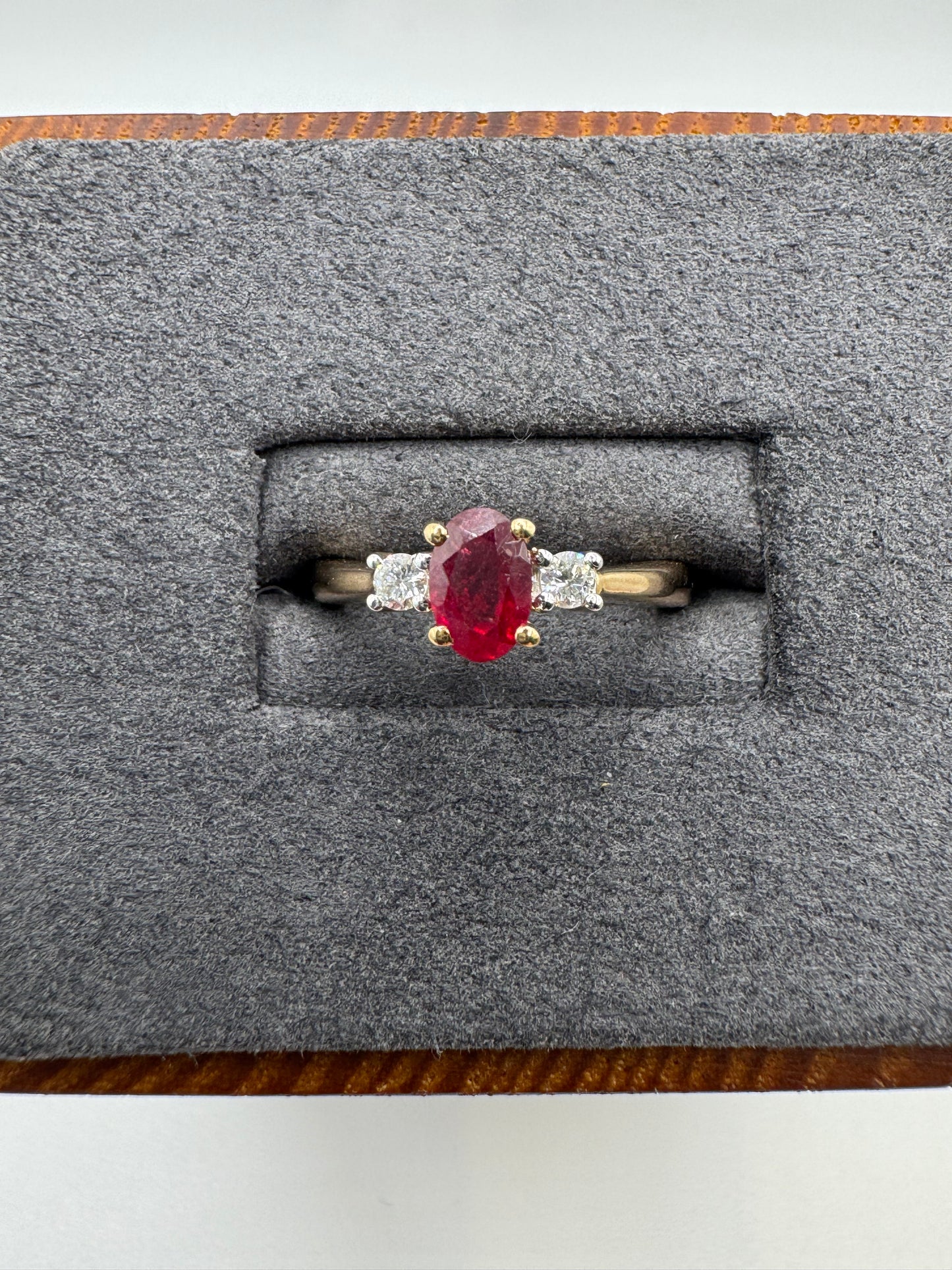 9ct gold garnet and diamond ring