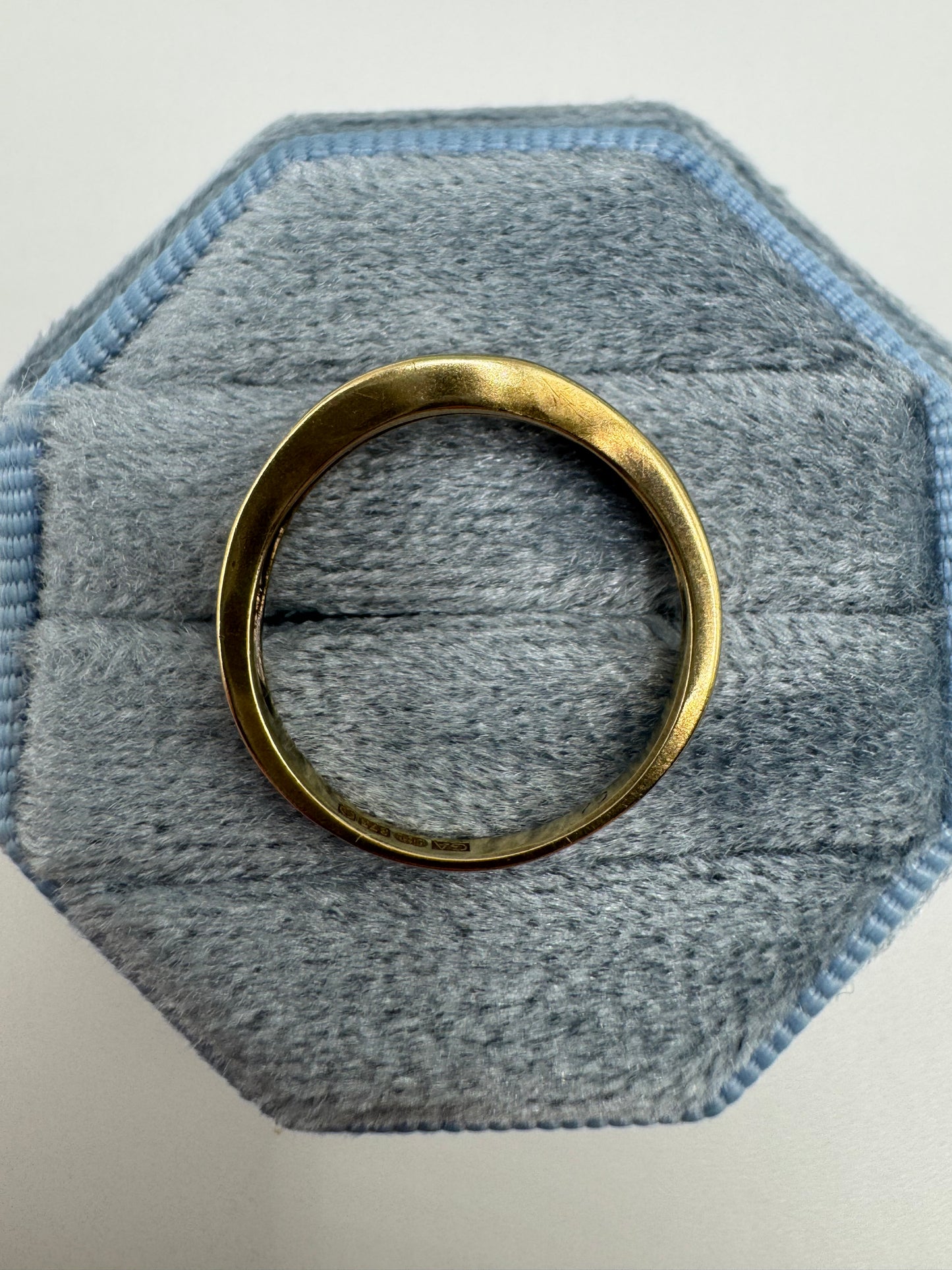 9ct gold cz wishbone ring