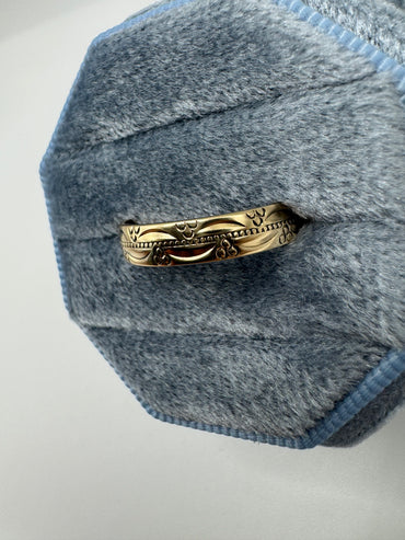 9ct gold patterned band