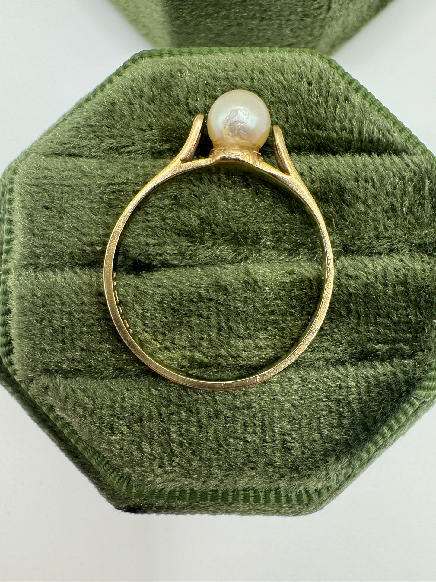 9ct gold pearl ring