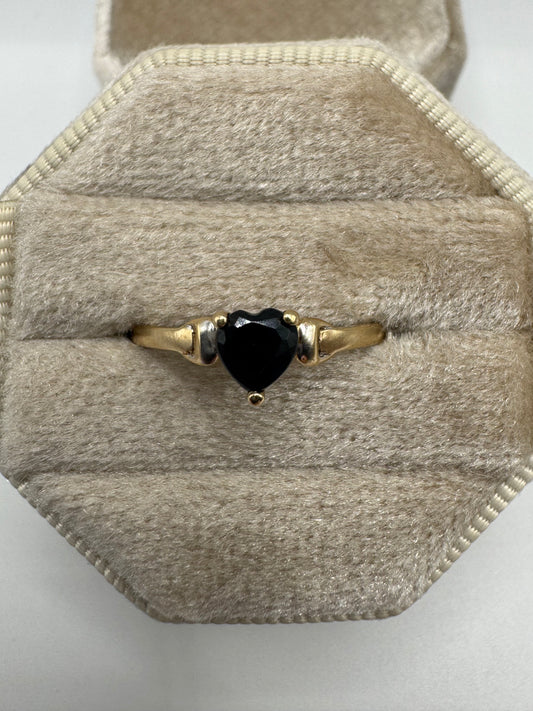 9ct gold sapphire heart ring