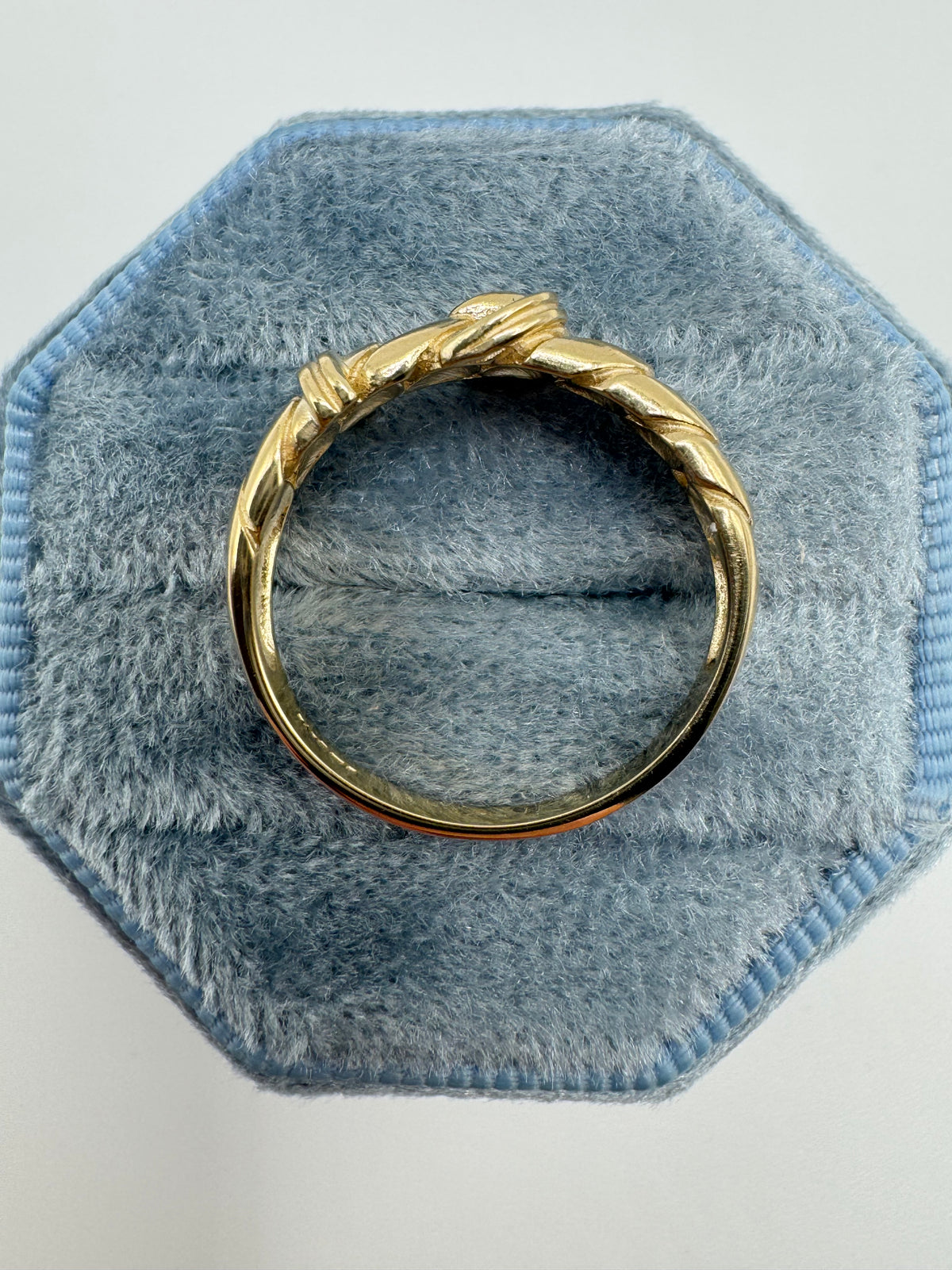 9ct gold engraved buckle ring