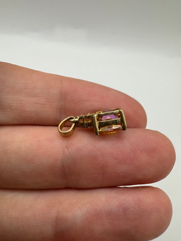 9ct gold topaz and diamond pendant