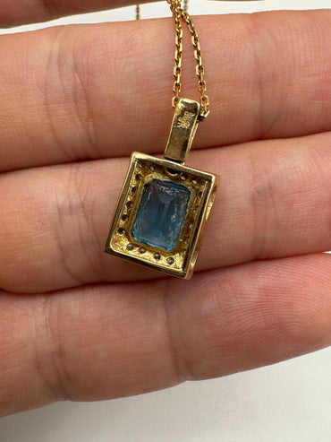 9ct gold topaz and diamond necklace