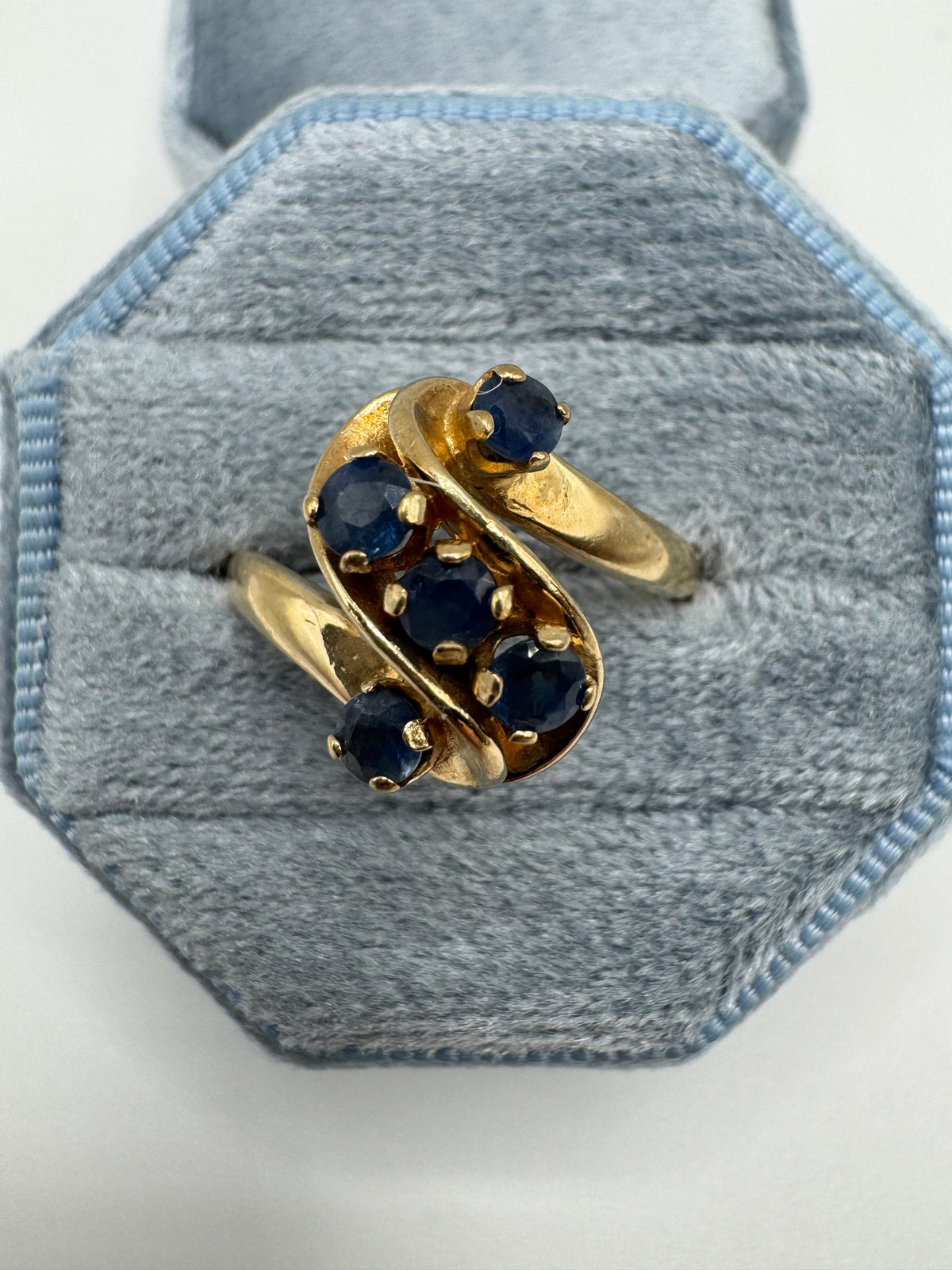 9ct gold sapphire swirl ring
