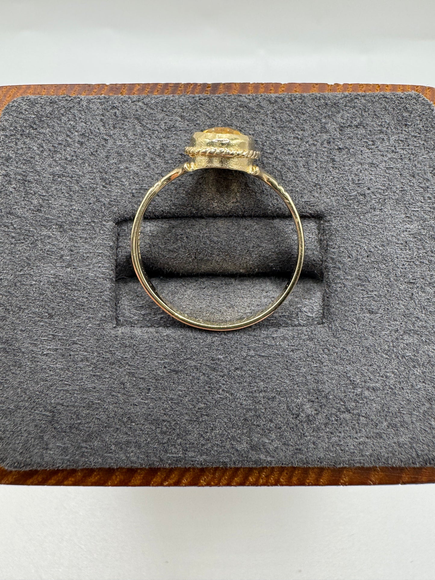9ct gold citrine ring