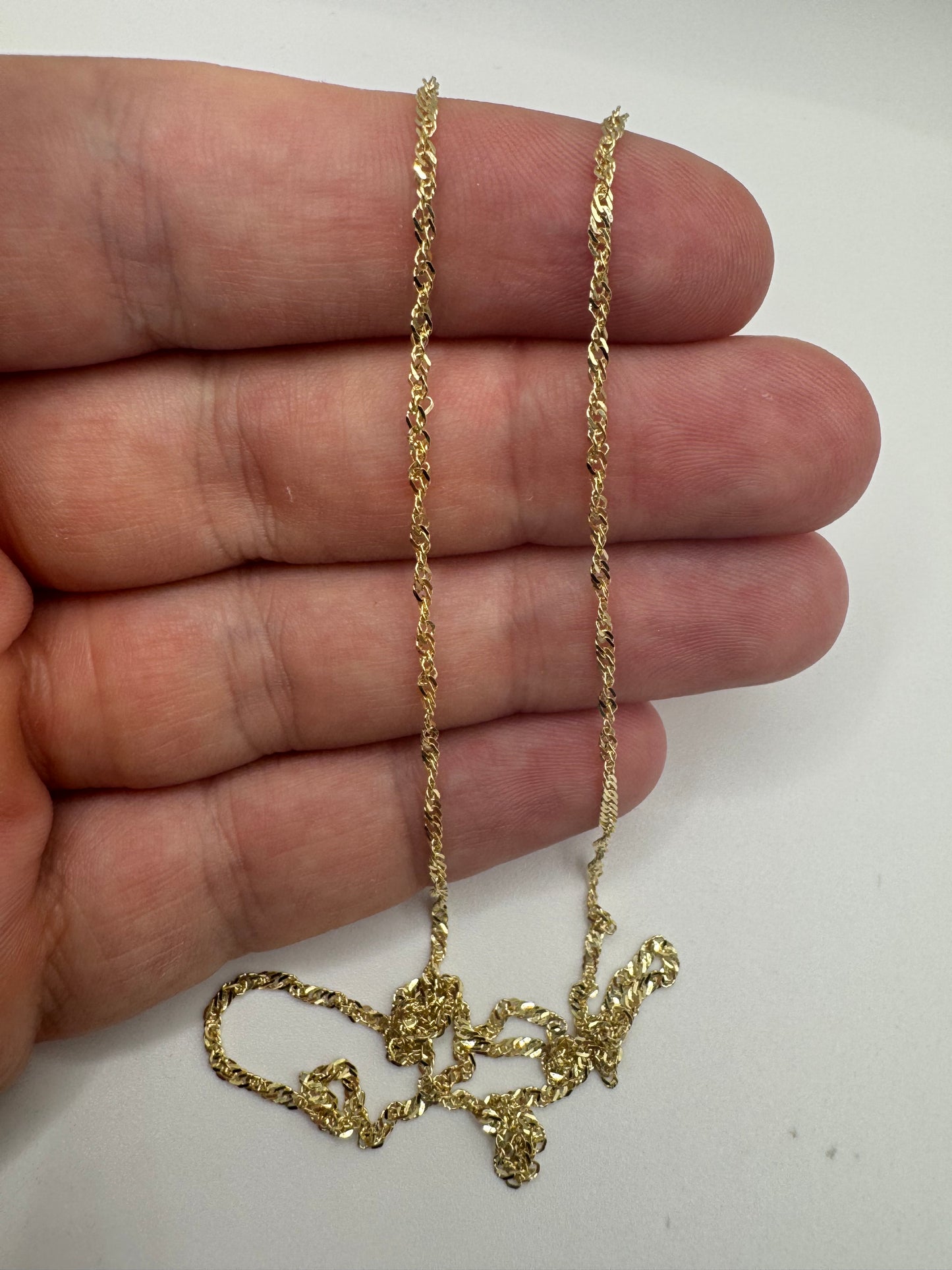 9ct gold Singapore chain 42