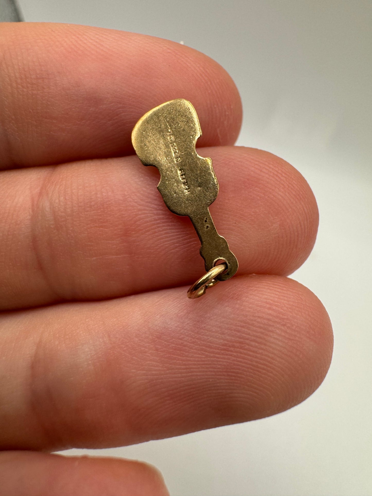 9ct gold instrument charm