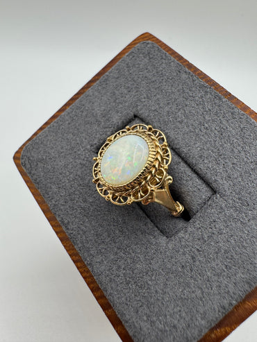 9ct gold opal ring