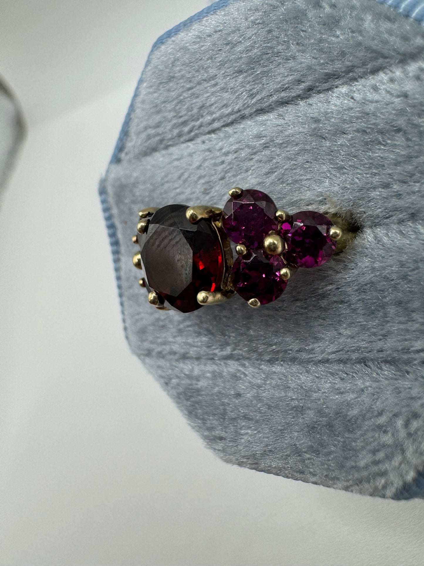 9ct gold garnet cluster ring