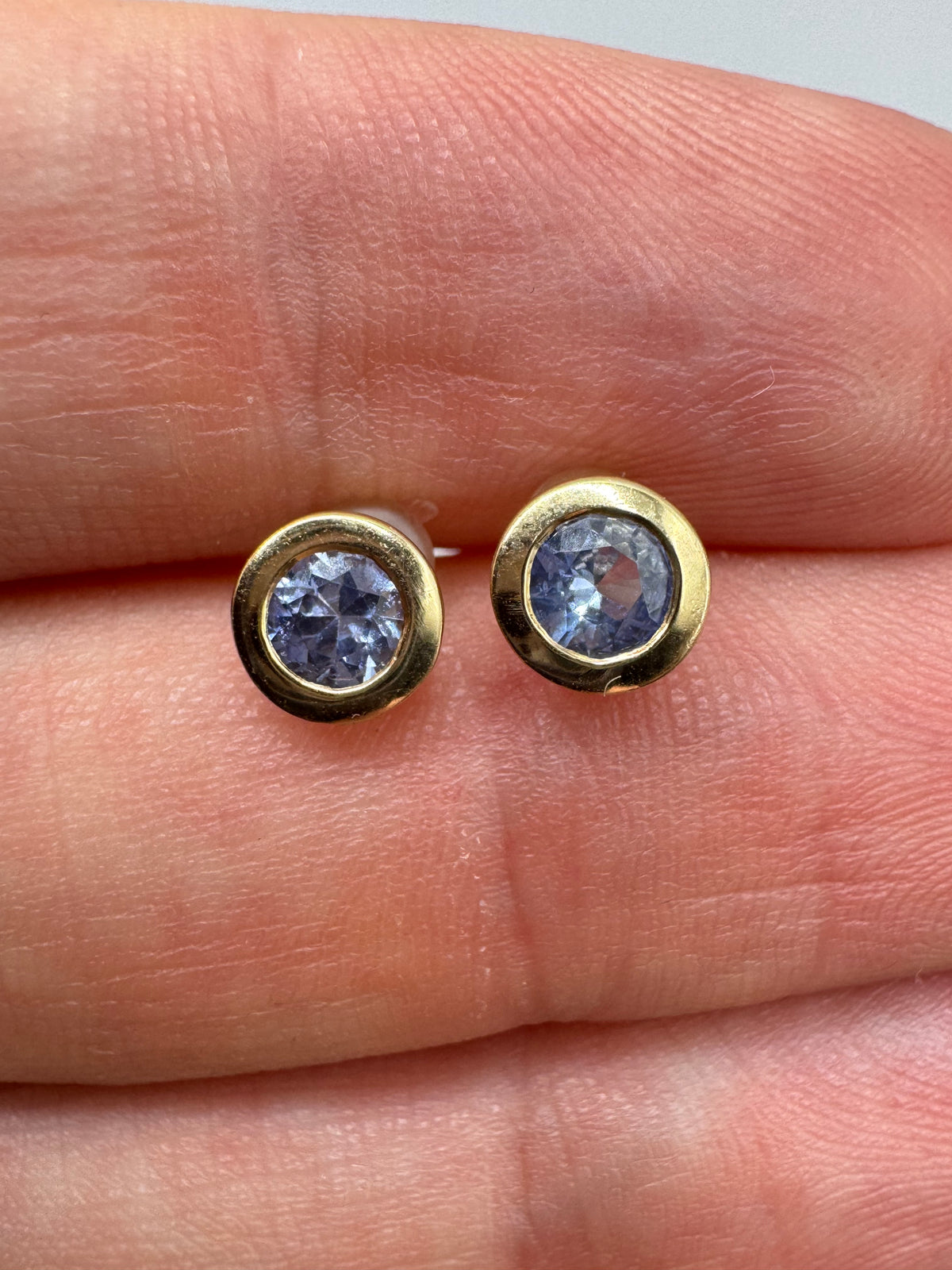 9ct gold sapphire earrings