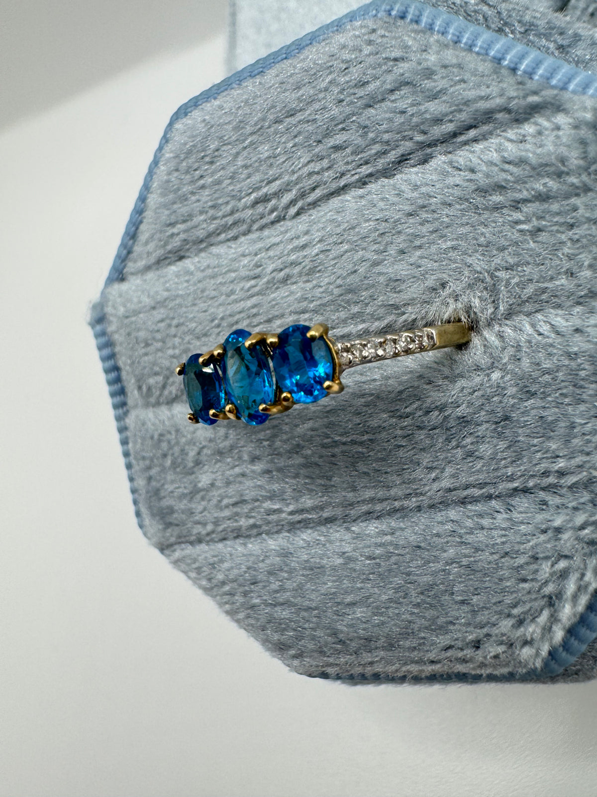 9ct gold apatite and diamond ring