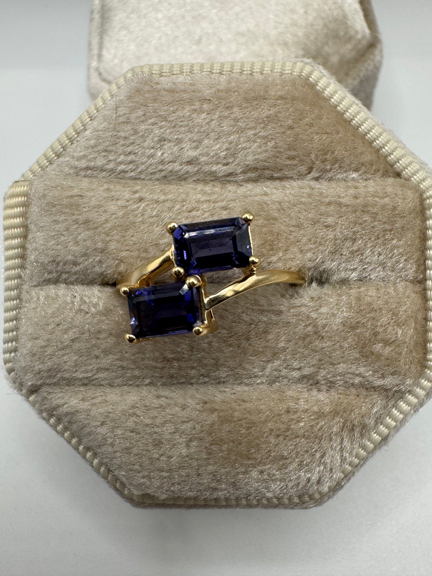 9ct gold iolite ring