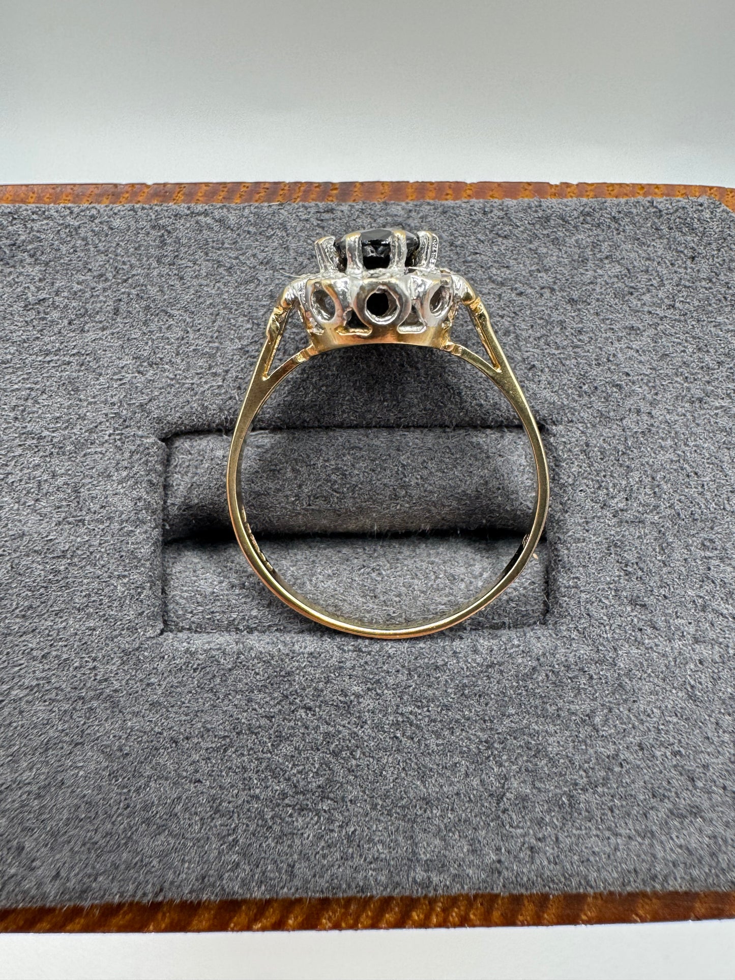 9ct gold sapphire and diamond cluster ring