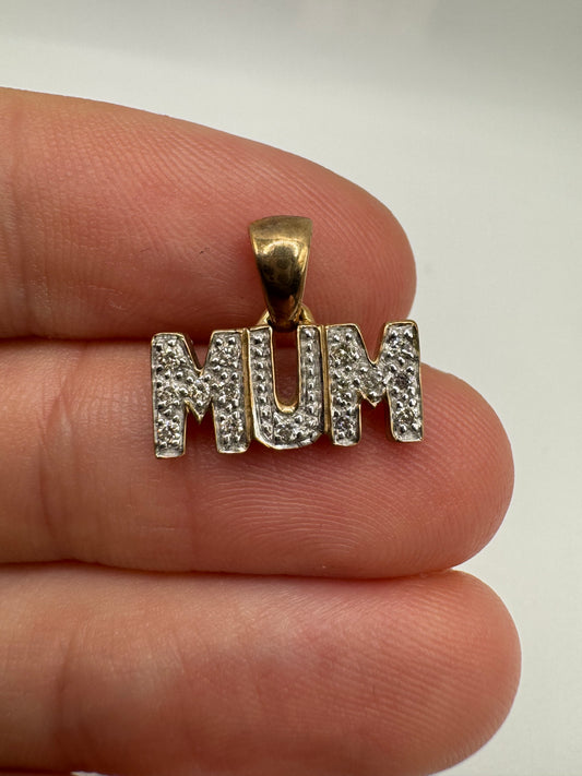 9ct gold 15 point diamond “MUM” pendant