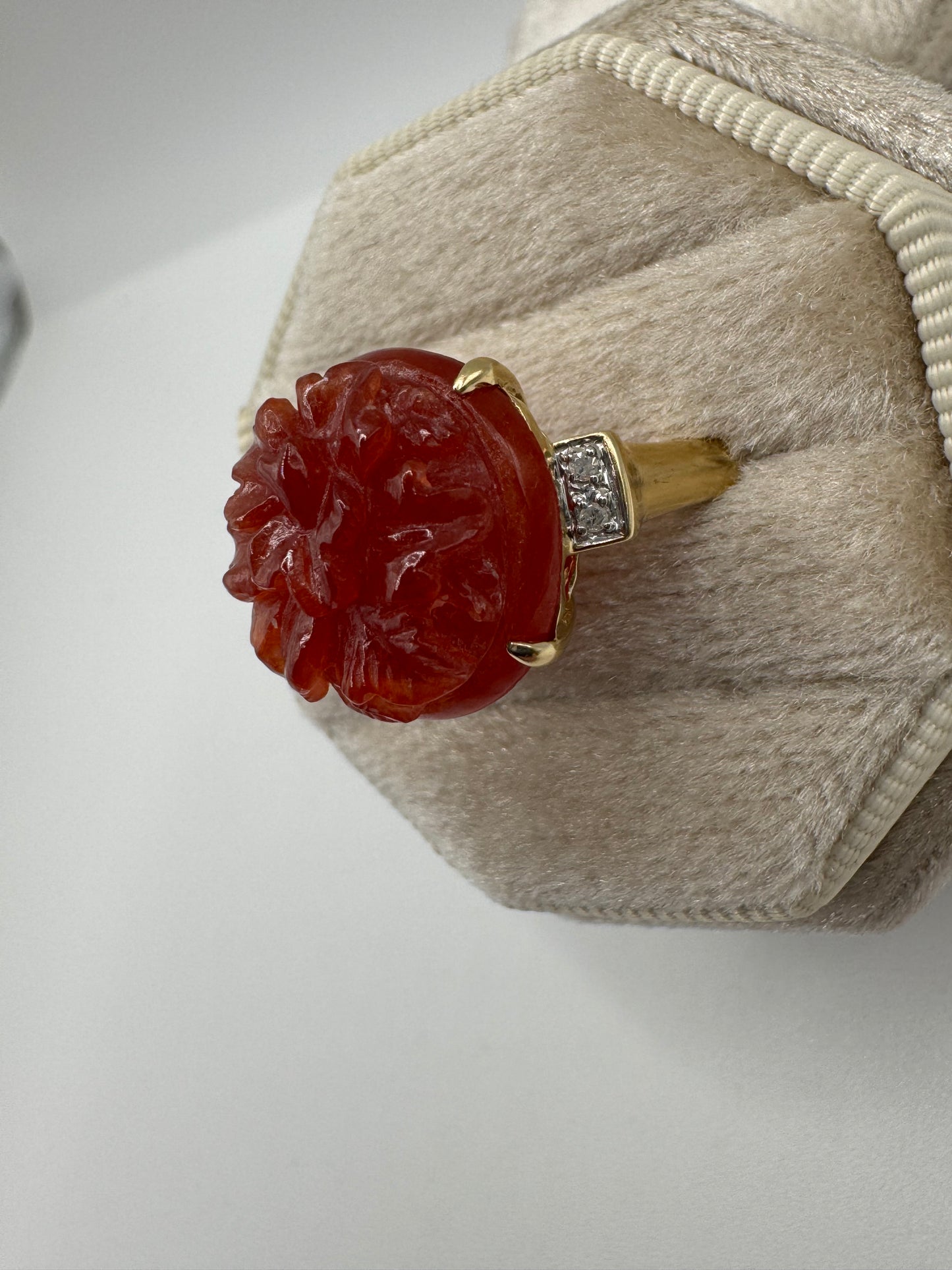 14ct gold carved jade and diamond ring