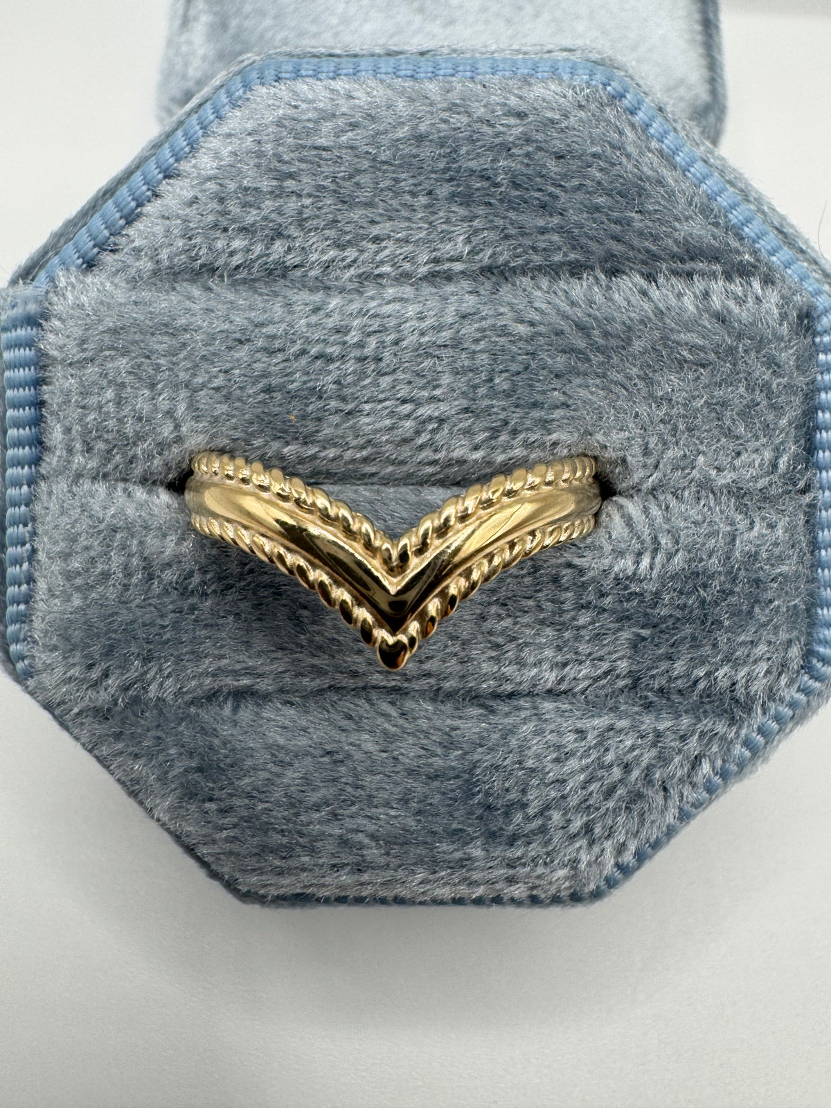 9ct gold wishbone ring