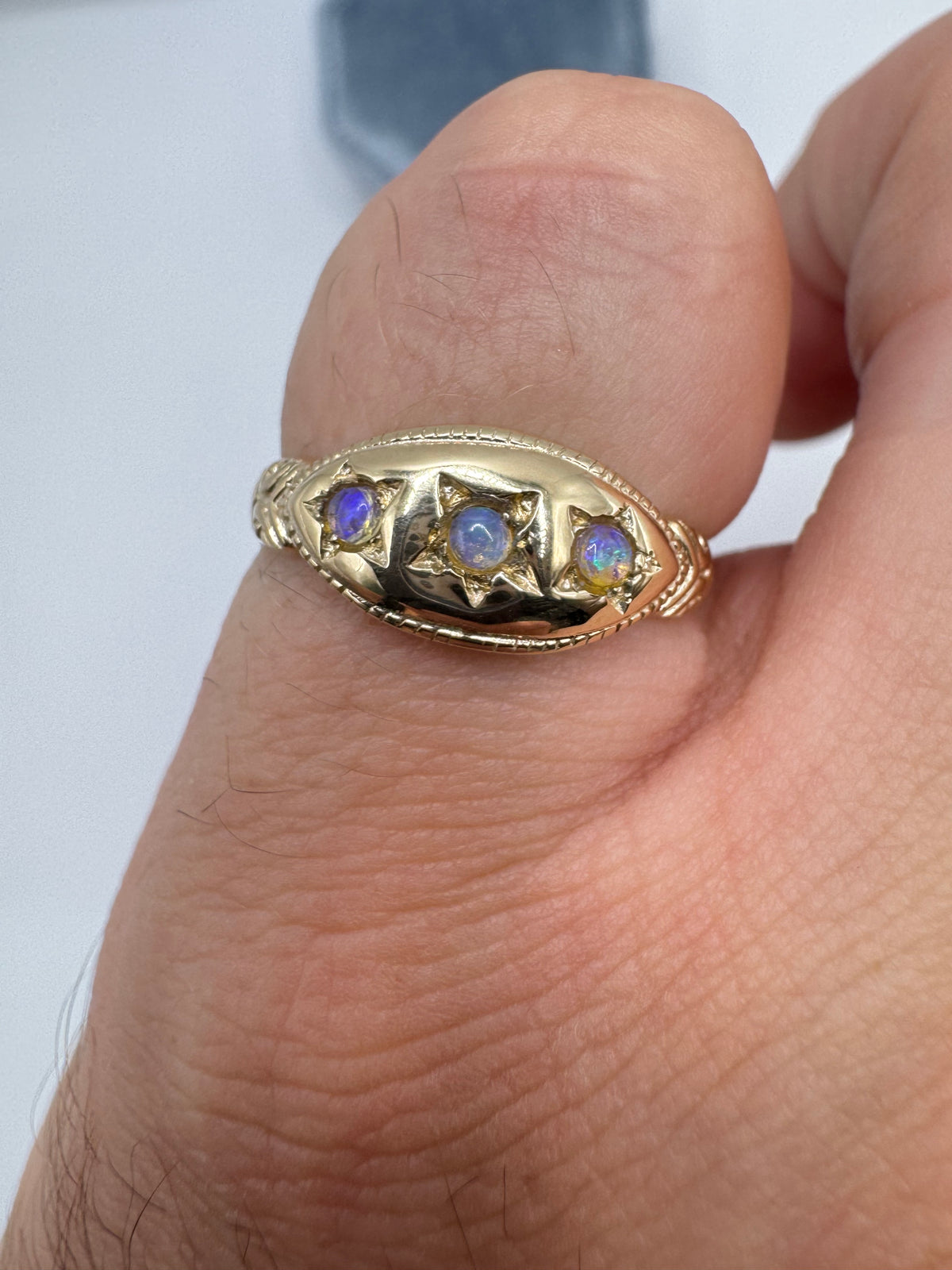 9ct gold opal gypsy ring
