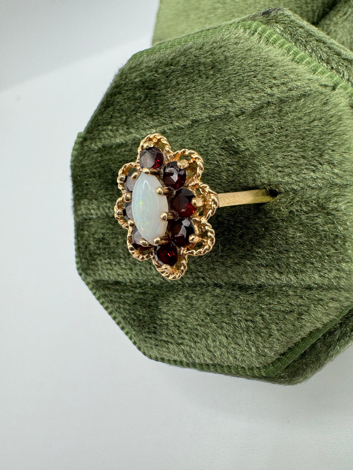 9ct gold opal and garnet cluster ring