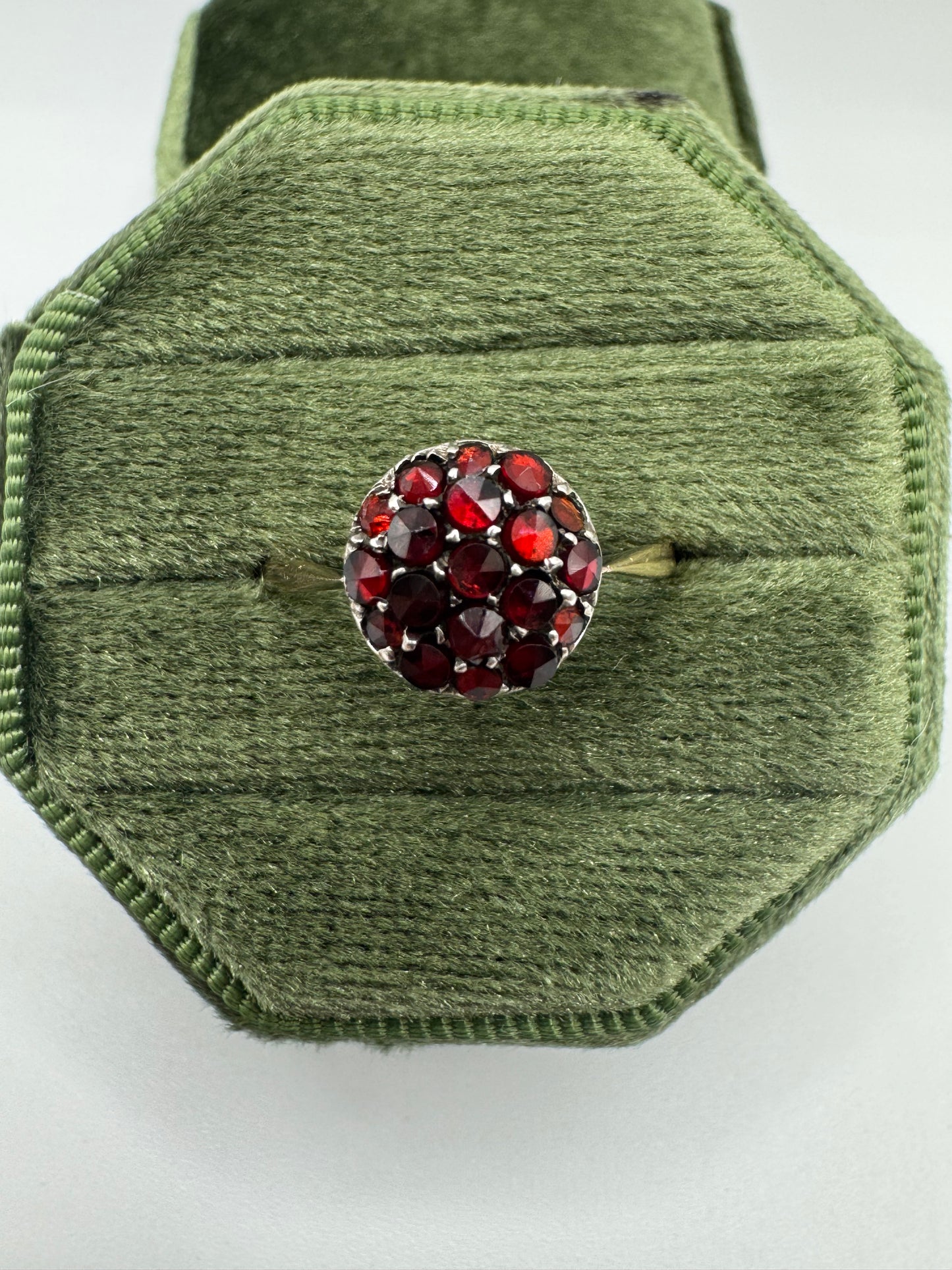 9ct gold and silver garnet cluster ring
